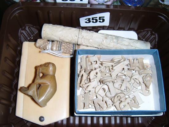 Quantity cut-out ivory letters, Chinese carved ivory bodkin case (af), carved bone figural pin & an ivory aide-memoire